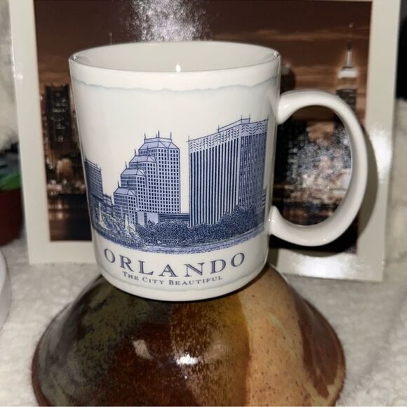 Starbucks Coffee Orlando FL White Blue Beautiful Architecture Series 18 oz Mug - Picture 1 of 7